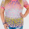 Plus Size Leopard Tie-Dye T-Shirt With Vibrant Neon Pink Cuffs