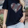 Black Heart-Shaped Graphic Short Sleeve Tee For Everyday Wear