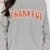 Women's Gray THANKSFUL Graphic Sweatshirt - Cozy Letter Printed Top for Thanksgiving - Image 4
