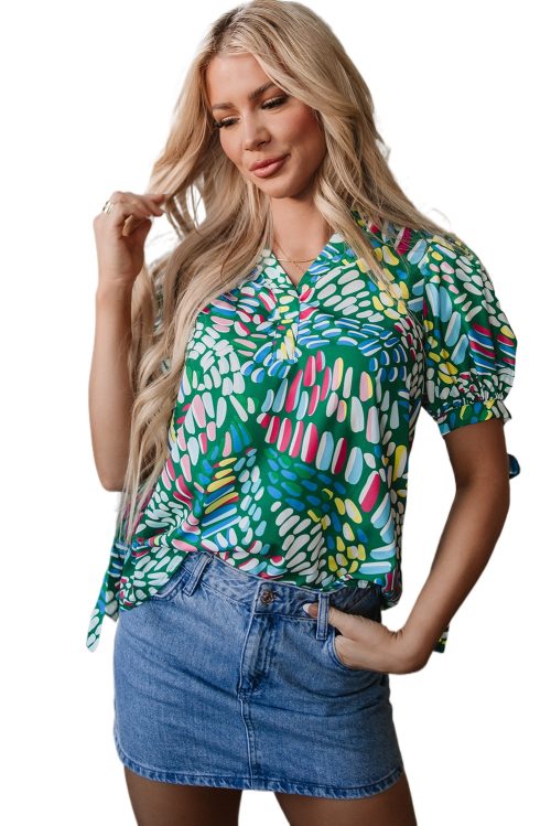 Chic Women's Green Brushwork Geometric Print Puff Sleeve Blouse with Notched Neck