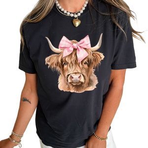 Unisex Black Cow Head Graphic T-Shirt with Bow Detail - Western Fashion Style